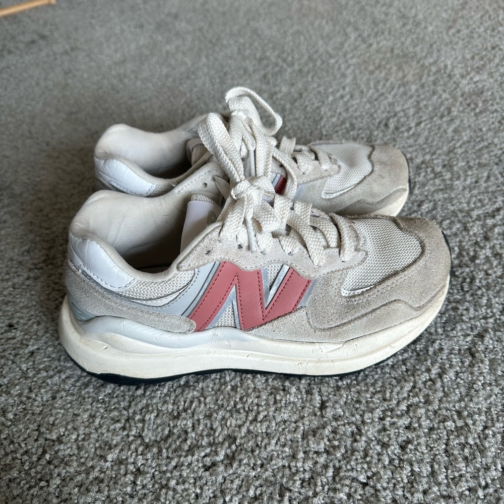 New Balance 5740 Grey & Pink Size 6
